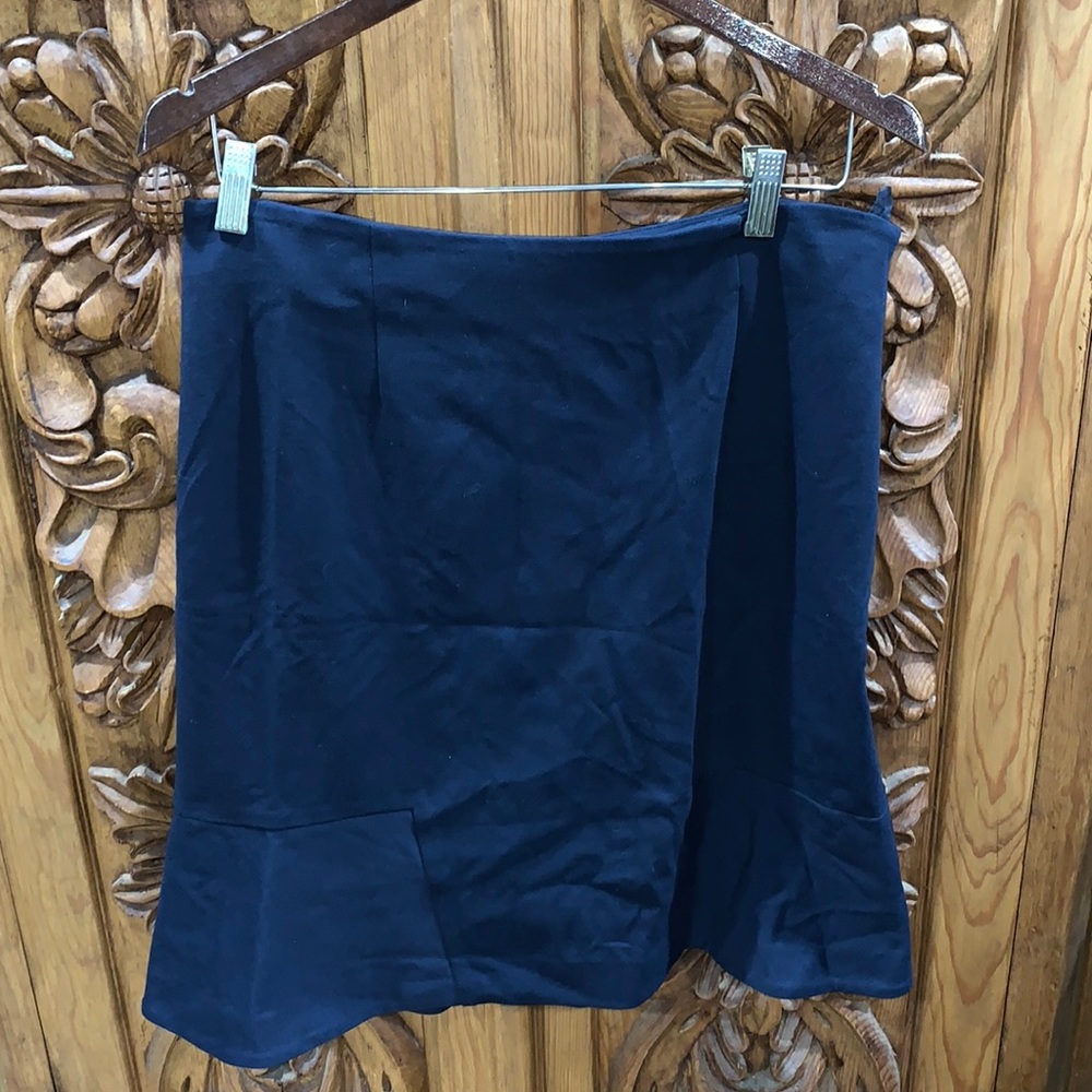 EUC Doncaster size 10 navy skirt